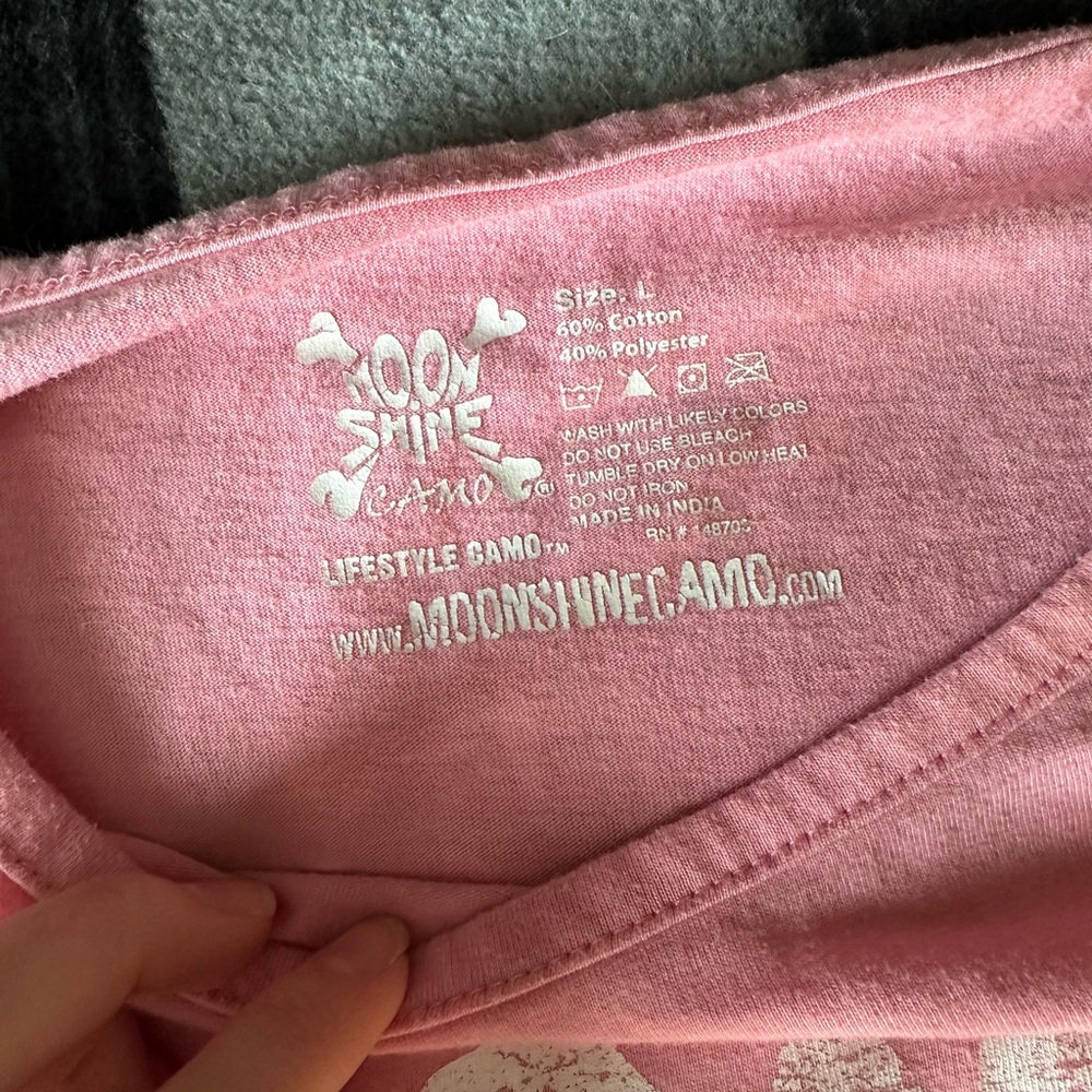 Pink Graphic Tee - Picture 4 of 4